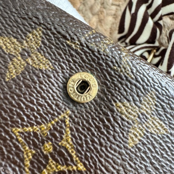 - Louis Vuitton monogram key holder /card holder & wrist key chain - Picture 9 of 11